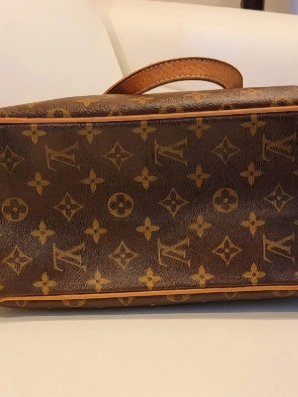 Louis Vuitton Batignoles Used